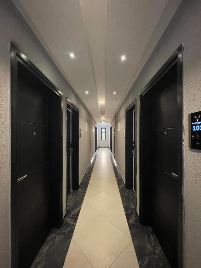 Hotel Vendome Douala Exterior photo