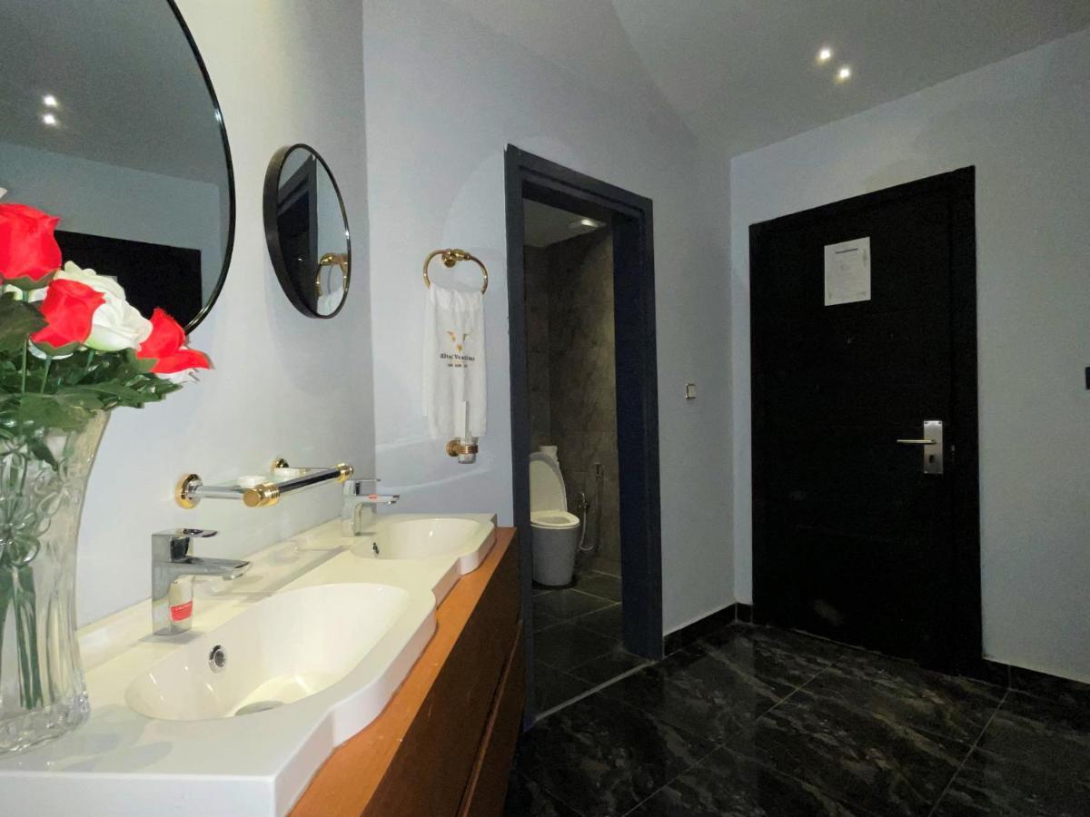 Hotel Vendome Douala Exterior photo