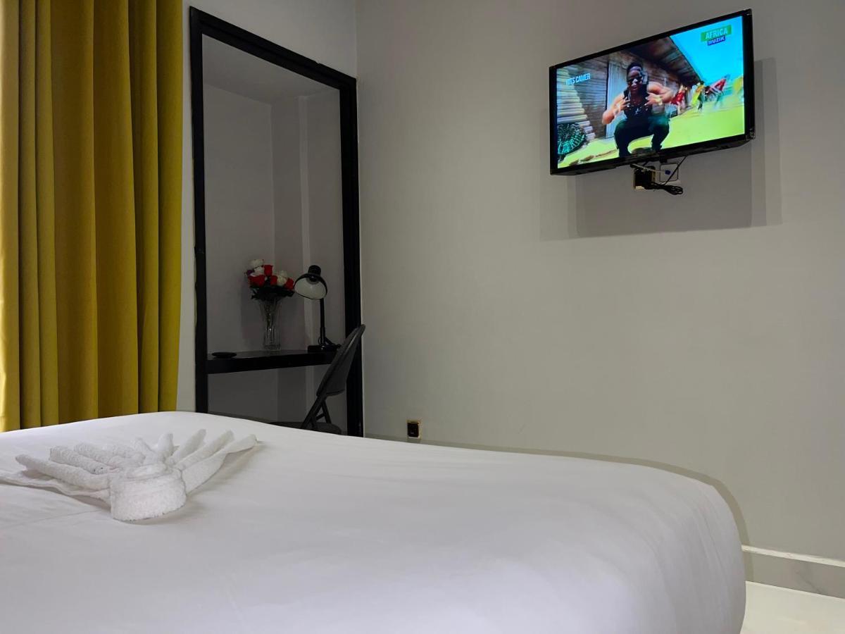 Hotel Vendome Douala Exterior photo