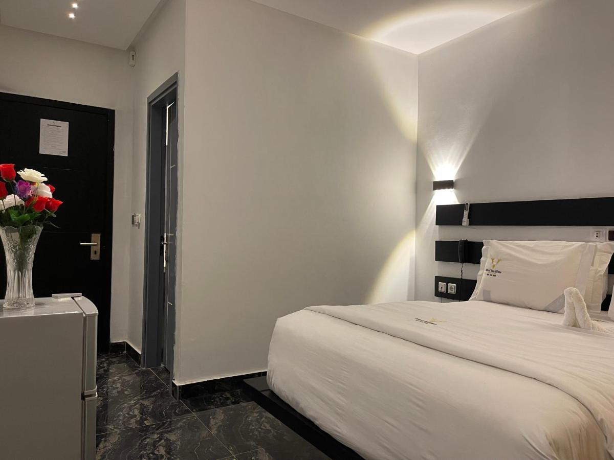 Hotel Vendome Douala Exterior photo
