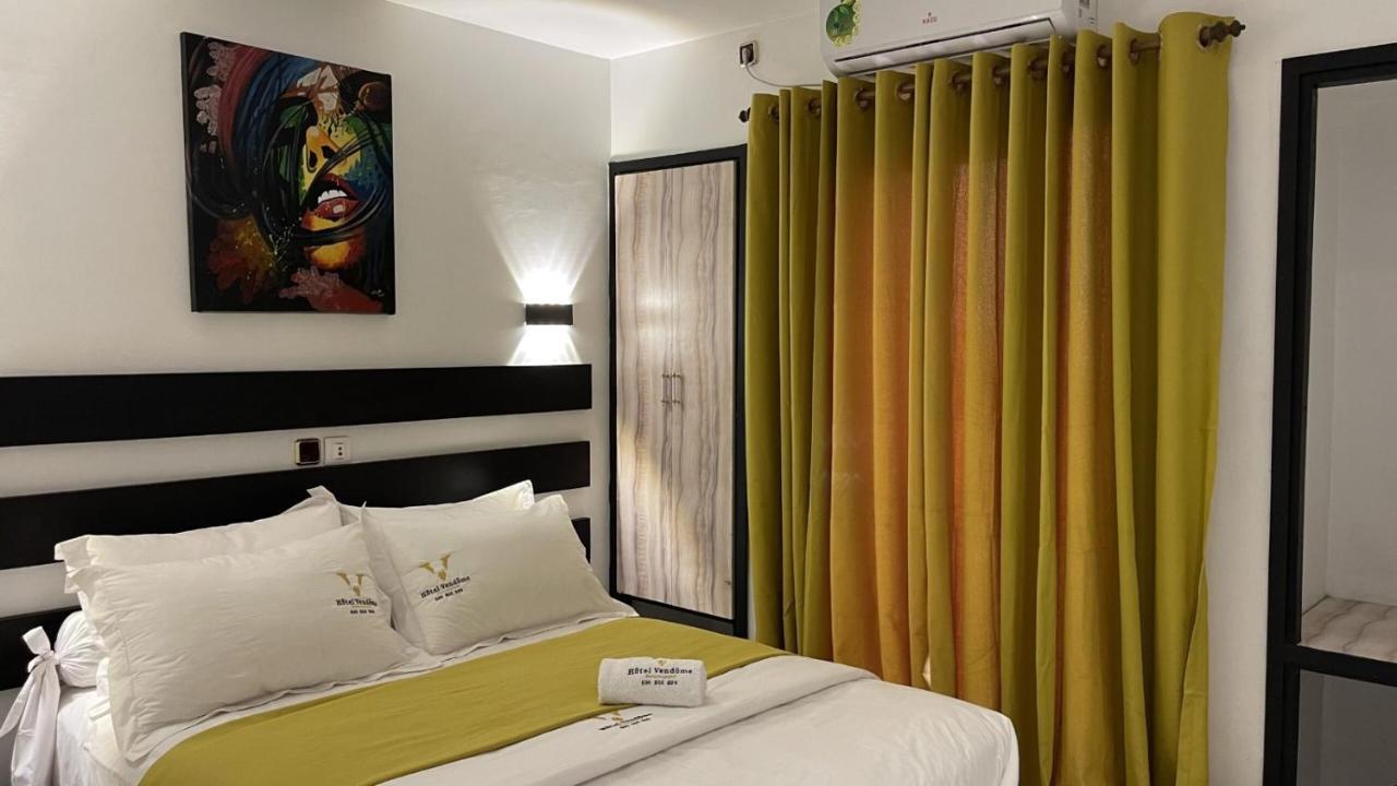Hotel Vendome Douala Exterior photo